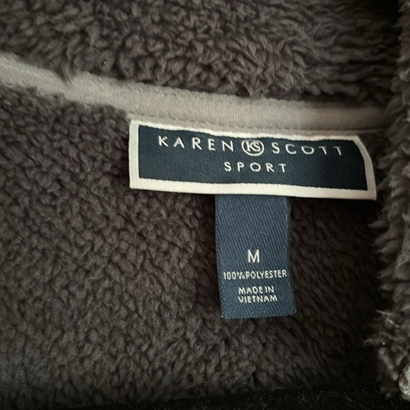 Karen Scott Patterned Fleece Vest size medium NWT - Picture 6 of 9